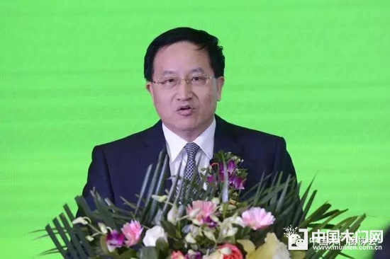 中國木材與木制品流通協(xié)會(huì)會(huì)長劉能文