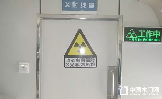 護士核對檢測結果