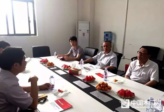 在頂立了解企業情況