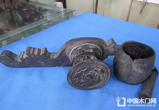 墨 斗 和 魯 班 尺