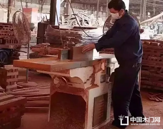 制作實木門