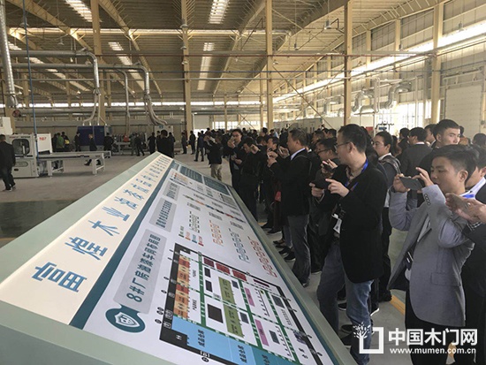 第二屆中國木門窗企業家峰會暨門配貿易交流大會