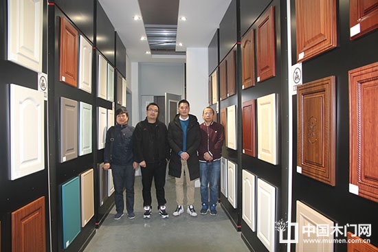 考察梵美蘭卡展廳合影