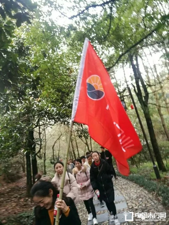 陽春木門