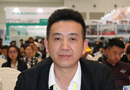 重慶保利皇庭門窗有限公司唐明瑜出席首屆重慶門業(yè)及定制家居品牌發(fā)展峰會并做主要講話