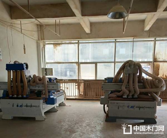 靜楓木門