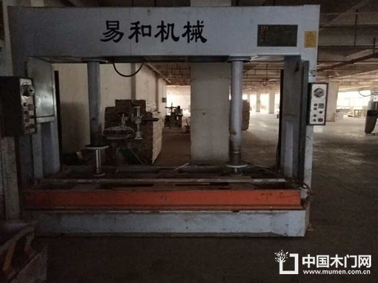 靜楓木門