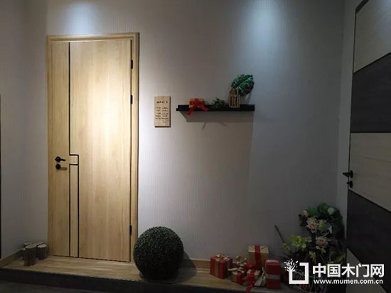 品橋木門