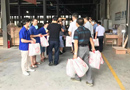 重慶長壽區政協主席張華一行蒞臨雙羽木門并慰問工廠一線員工