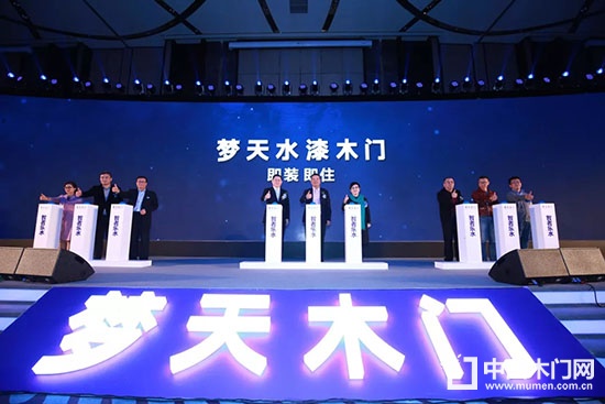 夢天木門