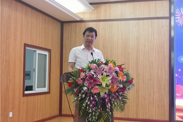 中國家居建材裝飾協(xié)會會長、國際生態(tài)品牌認證組織戰(zhàn)略投資委員會主席邢東明