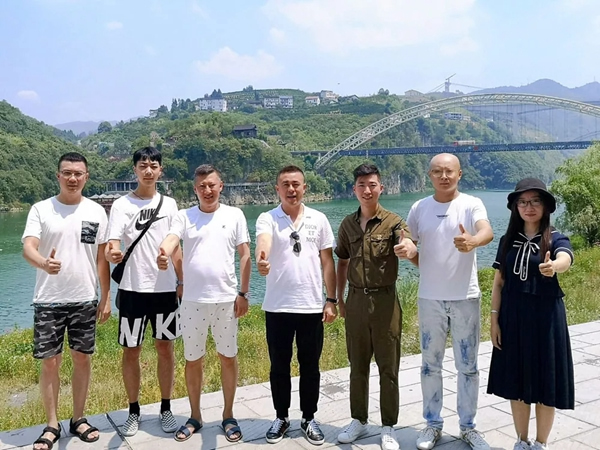 思諾爾家優秀設計師團隊張家界帶薪雙飛六日游