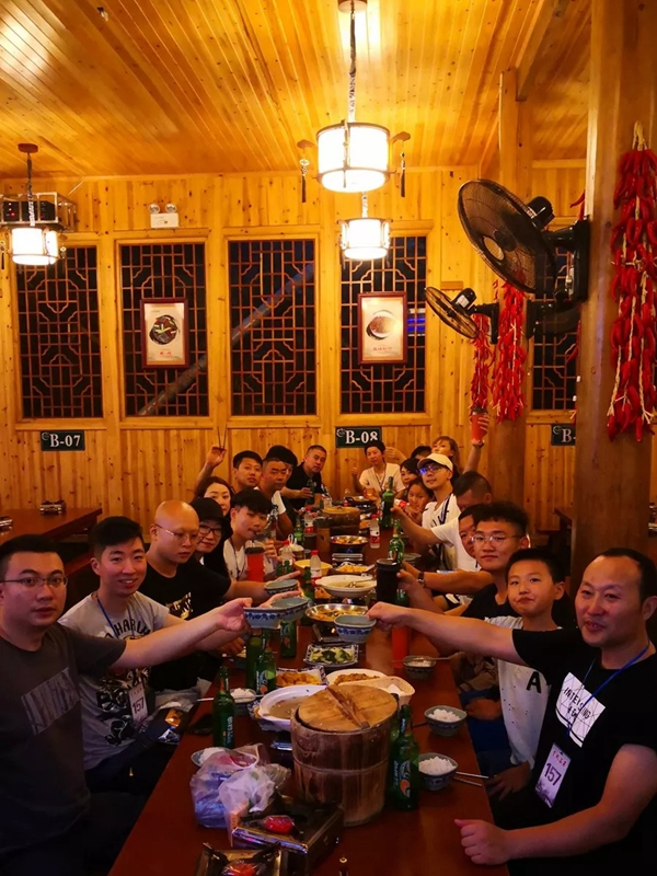 思諾爾家優秀設計師團隊張家界帶薪雙飛六日游