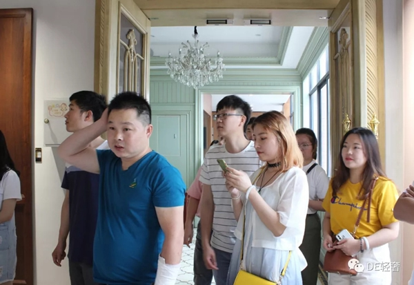 張家港李總團隊參觀了解DE輕奢背后的故事