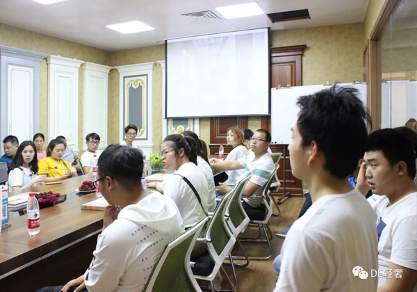 張家港李總團隊參觀了解DE輕奢背后的故事