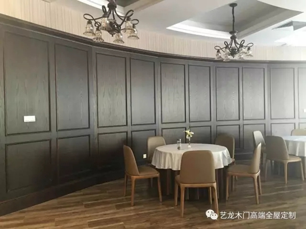 藝龍木門(mén)：美到咂舌的整木護(hù)墻板、樓梯精美案例！