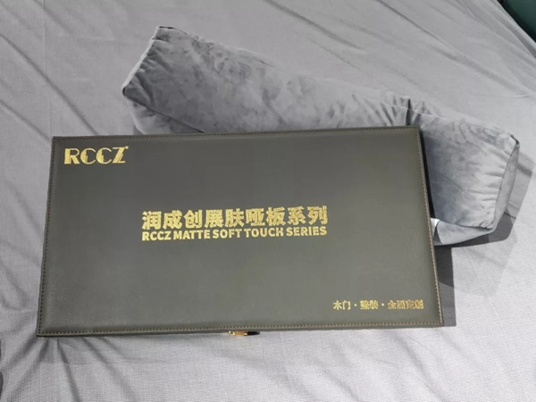 這個夏天，潤成創展帶你玩轉UV板色彩！