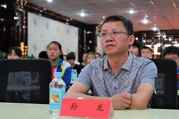 思佳木門：匯聚思佳之愛，筑夢學子未來