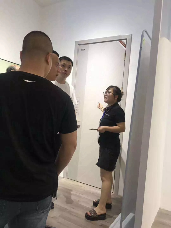 嘉尊木門：第十屆永康門博會，為您開啟財富之門！