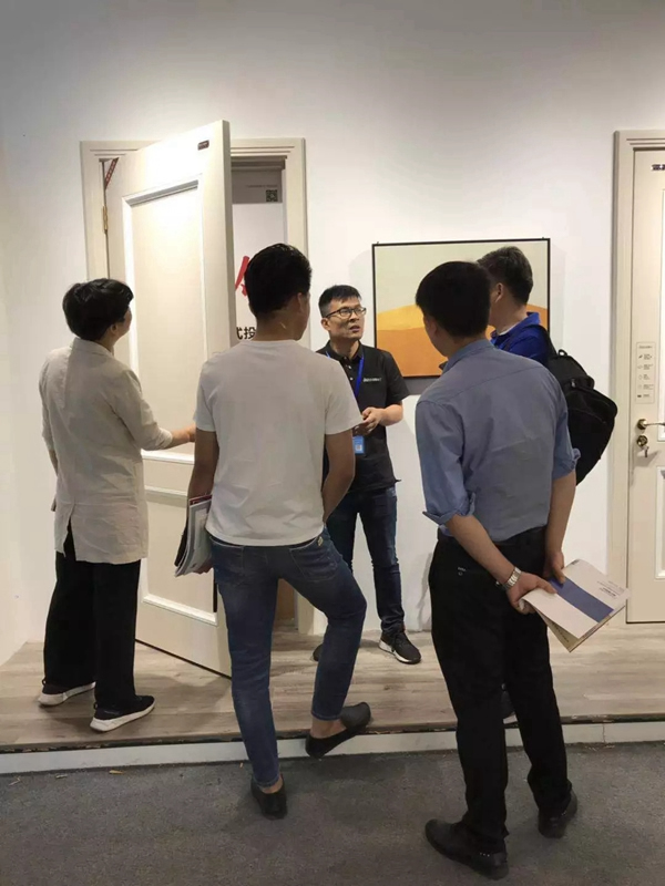 嘉尊木門：第十屆永康門博會，為您開啟財富之門！