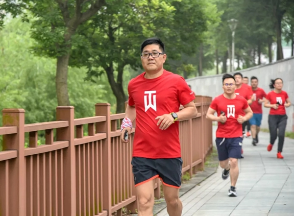 圖森整體木作中堅(jiān)俱樂(lè)部嵊州會(huì)議成功召開(kāi)