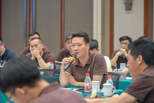 圖森整體木作中堅(jiān)俱樂(lè)部嵊州會(huì)議成功召開(kāi)