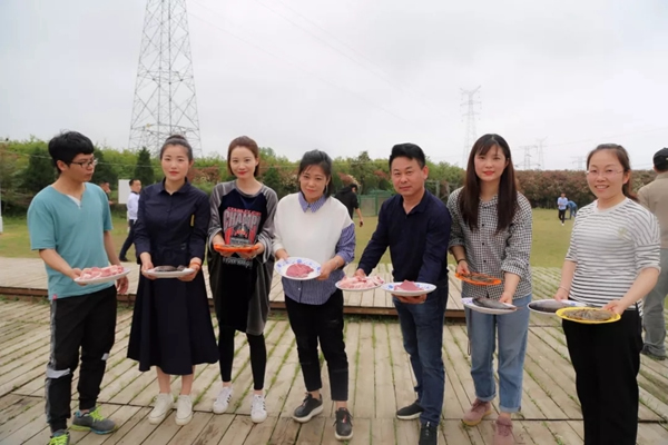 尚佰木門 · 整木定制大家庭共同迎來“全員團(tuán)建日”！