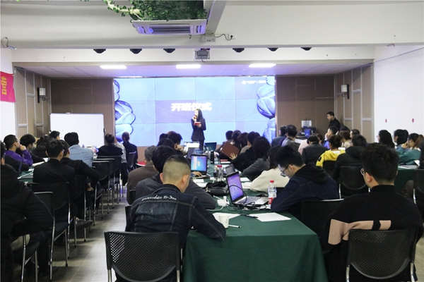 喬金斯耐思迪商學院課程培訓會、校企授牌儀式成功開講與舉行！