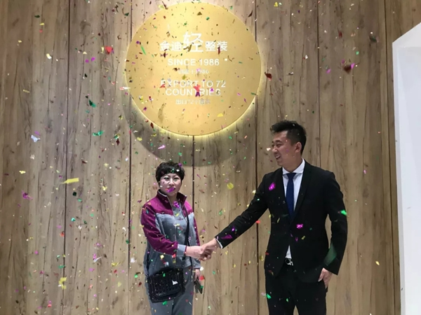 金迪木門第18屆中國國際門業(yè)展為實(shí)力代言，品牌力量引領(lǐng)夢想！