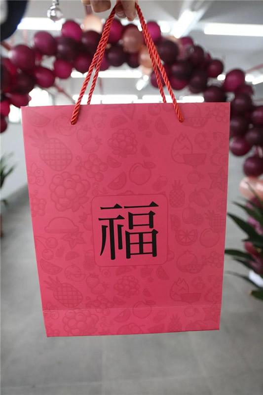 魅力女性，快樂幸福