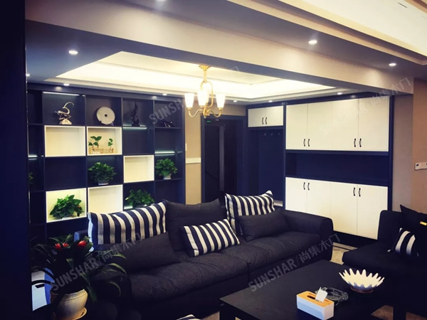 尚集木門全屋定制，打造現(xiàn)代簡約美！