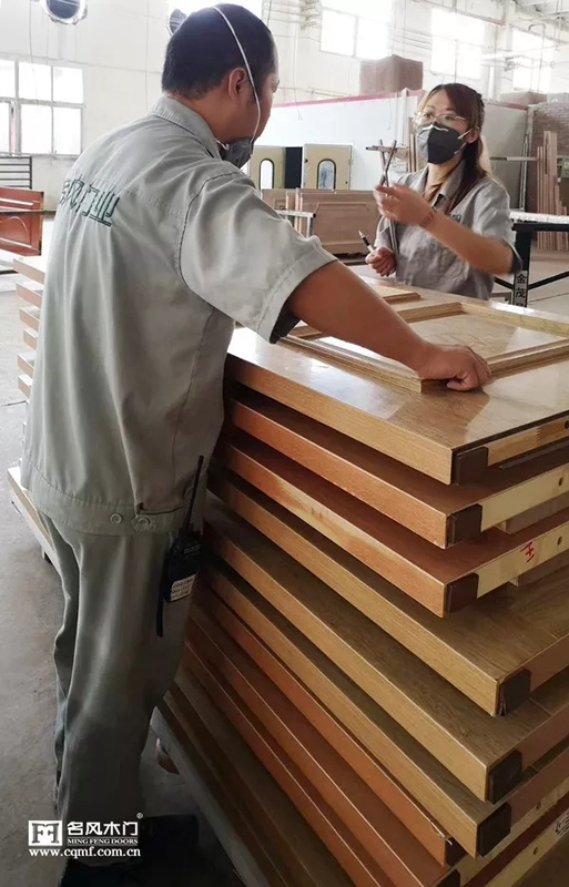 名風木門堅持每天質量巡查 杜絕任何瑕疵產品流入市場