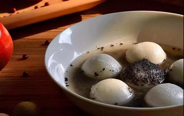 永佳無(wú)漆木門(mén)祝大家元宵佳節(jié)月圓人安！