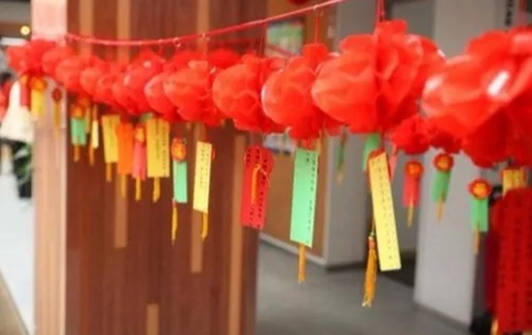 永佳無(wú)漆木門(mén)祝大家元宵佳節(jié)月圓人安！