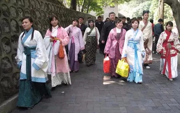 永佳無(wú)漆木門(mén)祝大家元宵佳節(jié)月圓人安！