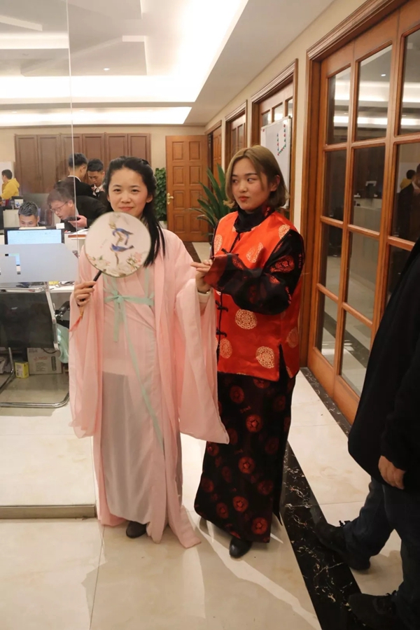 今天帶大家了解一下一一木門年會背后的故事