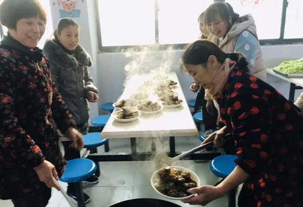 今天帶大家了解一下一一木門年會背后的故事