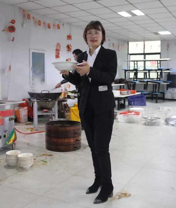 今天帶大家了解一下一一木門年會背后的故事