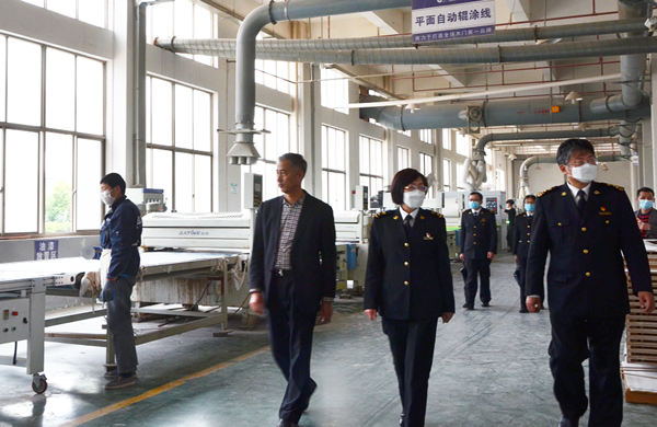 金豐定制家居│吳江海關關長馬紅蘭一行蒞臨金豐調研指導