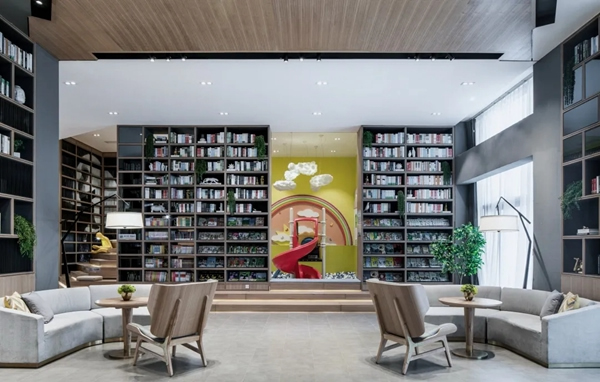 潤成創展：世界讀書日最適合窩在書房