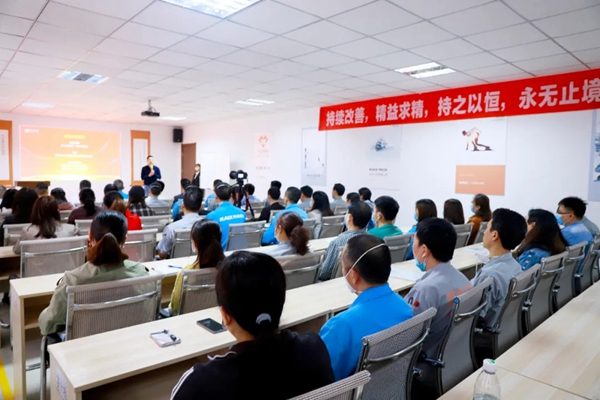 開心木門企業文化發布暨彩虹行動誓師大會圓滿舉行