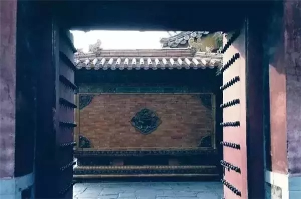 藝龍木門·整木定制：偏偏無意穿堂風 將含蓄講與你聽