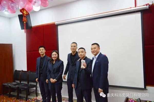 入職門檻低卻月入過萬的工作，他入行兩年就從月薪3000漲到月薪3W！