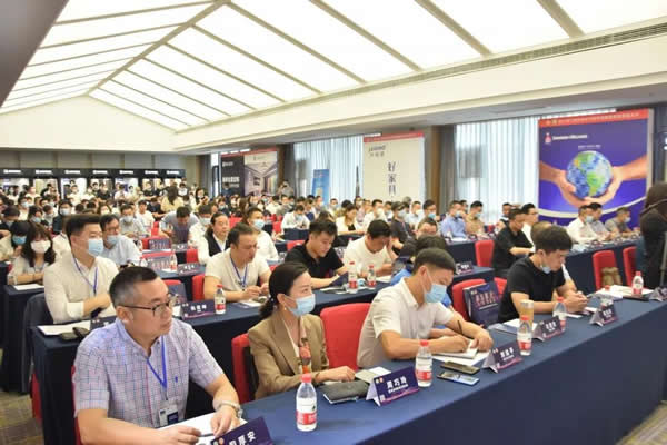 南潯同行·破“疫”再出發 | 一場專注于躬身入局的家居行業會議