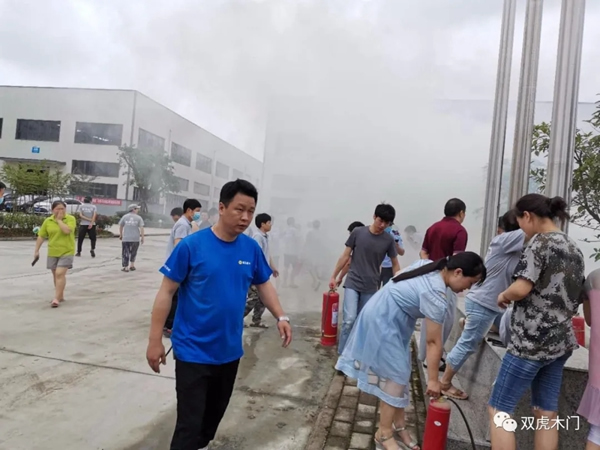 雙虎木門舉行消防演習(xí)，提升員工的消防意識