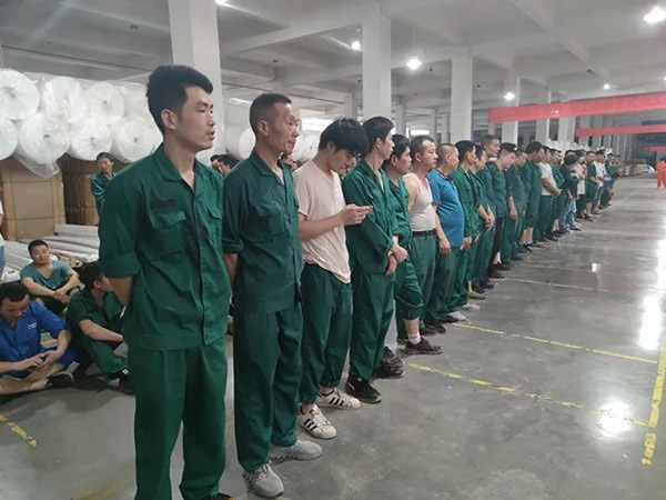 王力玉米木門舉行拔河比賽，促進團隊協(xié)作與凝聚力