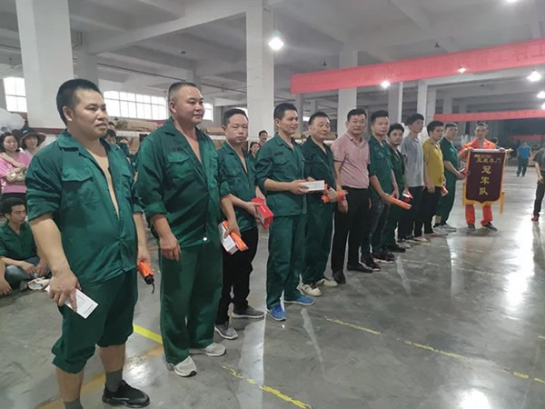 王力玉米木門舉行拔河比賽，促進團隊協(xié)作與凝聚力