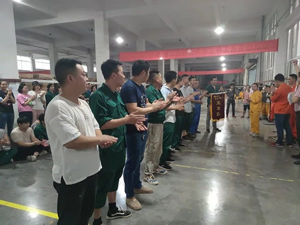 王力玉米木門舉行拔河比賽，促進團隊協(xié)作與凝聚力