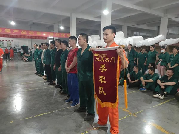 王力玉米木門舉行拔河比賽，促進團隊協(xié)作與凝聚力