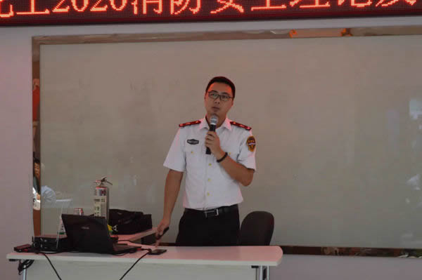 萊威化工進行全員消防安全培訓及實操演練